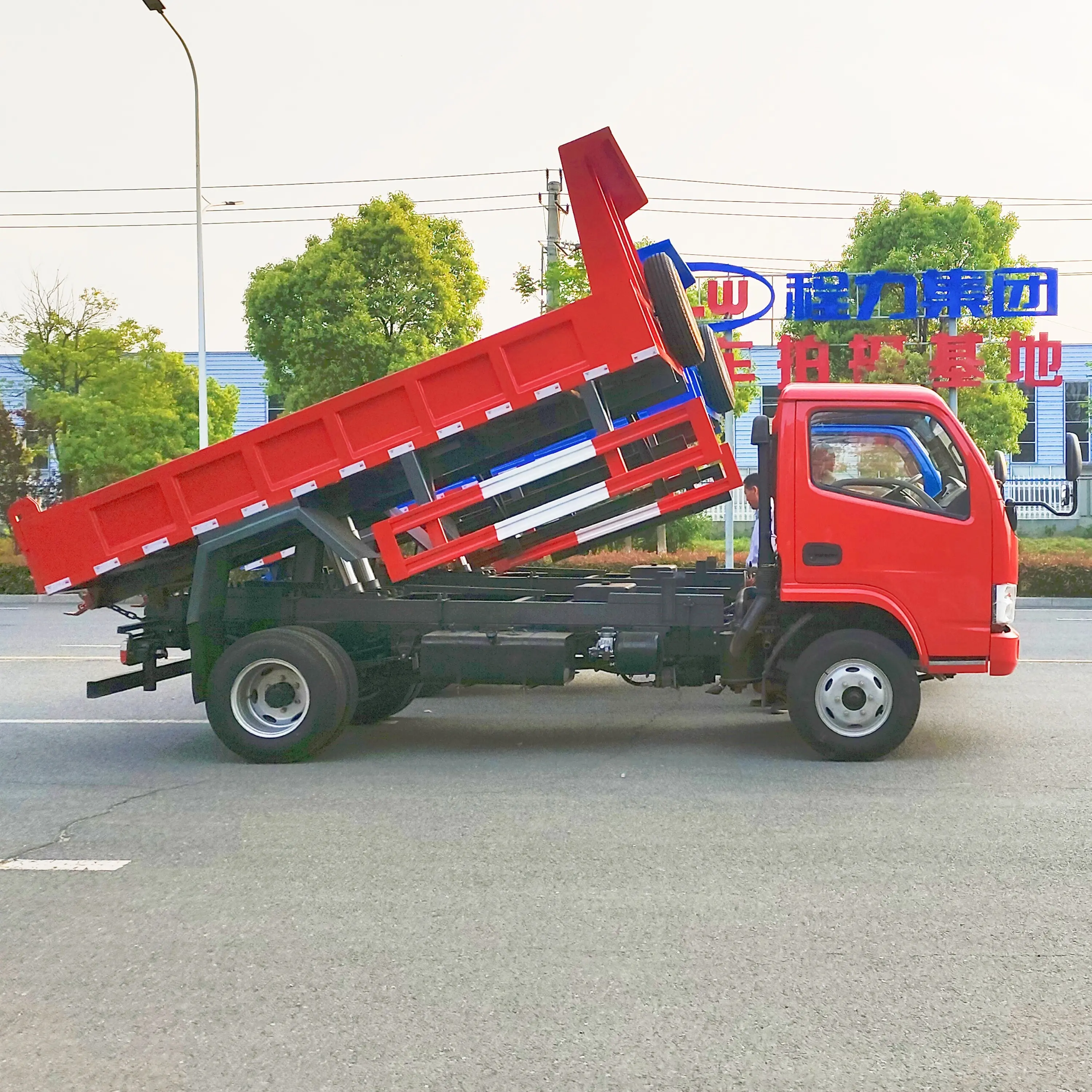 4x2 camion léger de cargaison de lumière de camion de camion électrique Van Truck utilisé pour le service de fret
