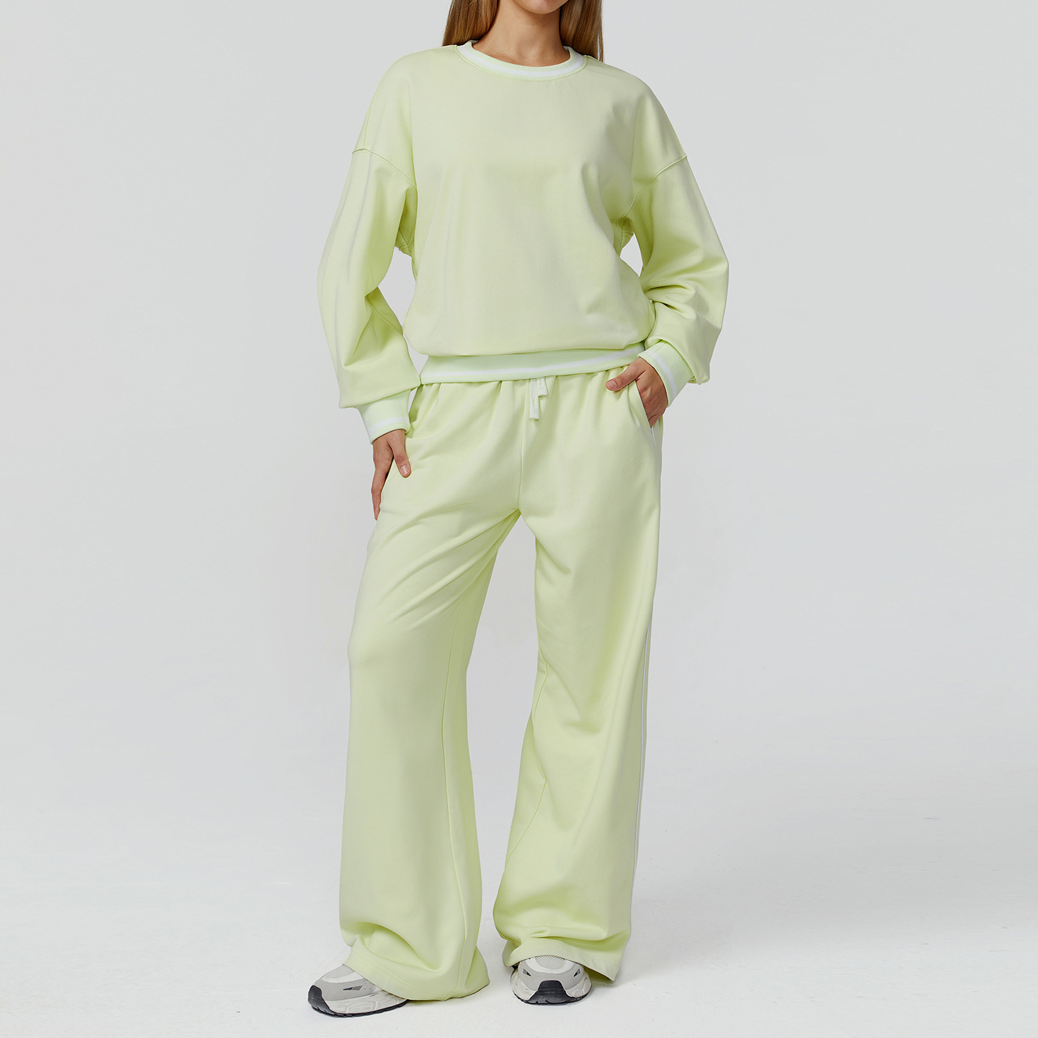 Light Green Sweatshirt+long sweatpants