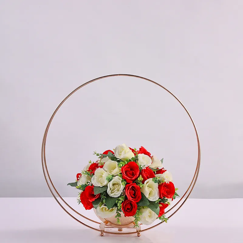 Scaffale decorativo del fiore del centro della tavola dell'anello galvanizzato dorato dei puntelli di nozze