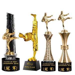 คอลเลกชัน Yiwu ถ้วยรางวัลคริสตัลคาราเต้แบบกำหนดเองถ้วยรางวัลคาราเต้แบบใสถ้วยรางวัลคริสตัลถ้วยรางวัลสำหรับคาราเต้ - Product Image 5