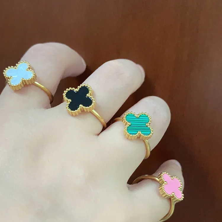 Venta al por mayor de anillos de acero inoxidable personalizado 18K chapado en oro ajustable de la suerte anillo de trébol de cuatro hojas