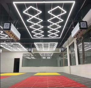 Personalizzazione luce esagonale a nido d'ape per dettagli auto illuminazione negozio officina officina pannello esagonale a Led - Product Image 2