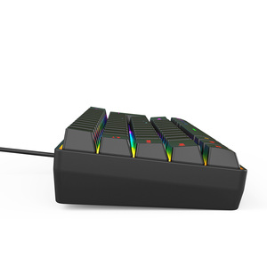 Atacado 60% RGB LED Backlit Gaming Teclado ABS Membrana Keycaps com Interface Tipo C 61 Inglês Chaves