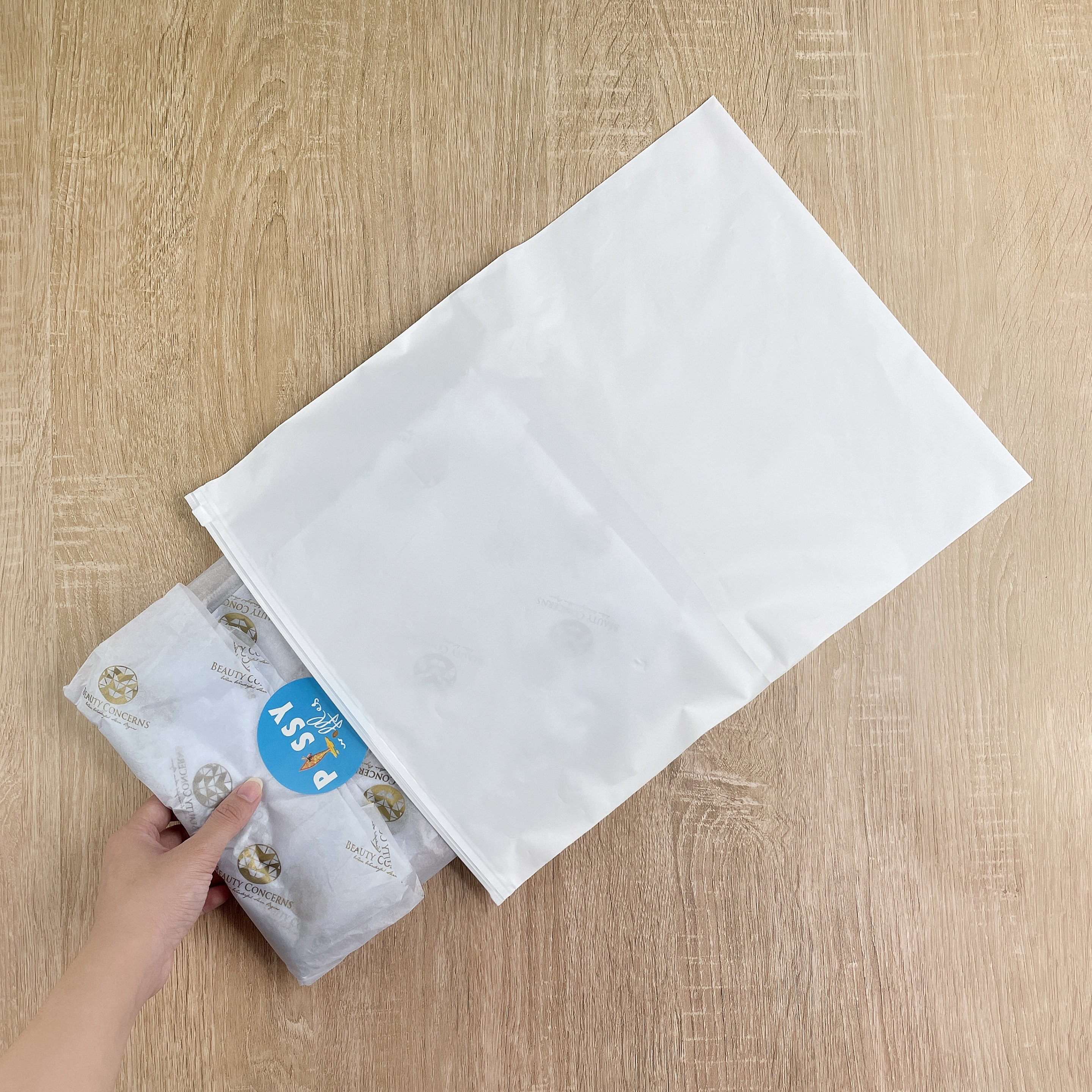 White zipper bag
