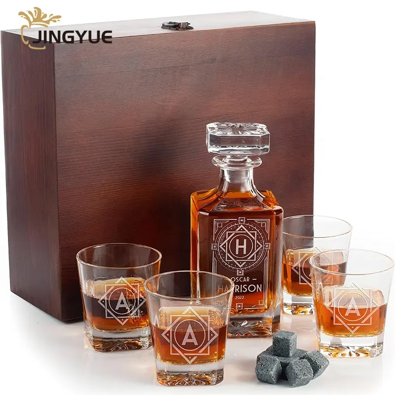 Kustom Logo terukir 750ml persegi kristal kaca wiski dekanter dengan kacamata Set dalam kotak hadiah untuk wiski Bourbon koktail anggur