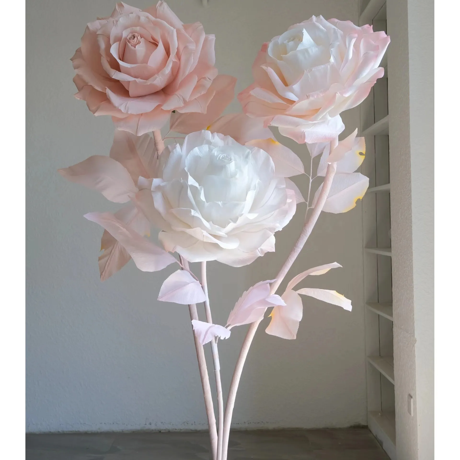 Andmade-Flor de papel de pie artificial, Rosa gigante para decoración de fondo de boda rosa