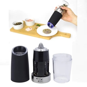 2 adet mills set ABS taşınabilir yerçekimi tuz ve biber değirmenleri ile LED ışık otomatik karabiber değirmeni seti - Product Image 5
