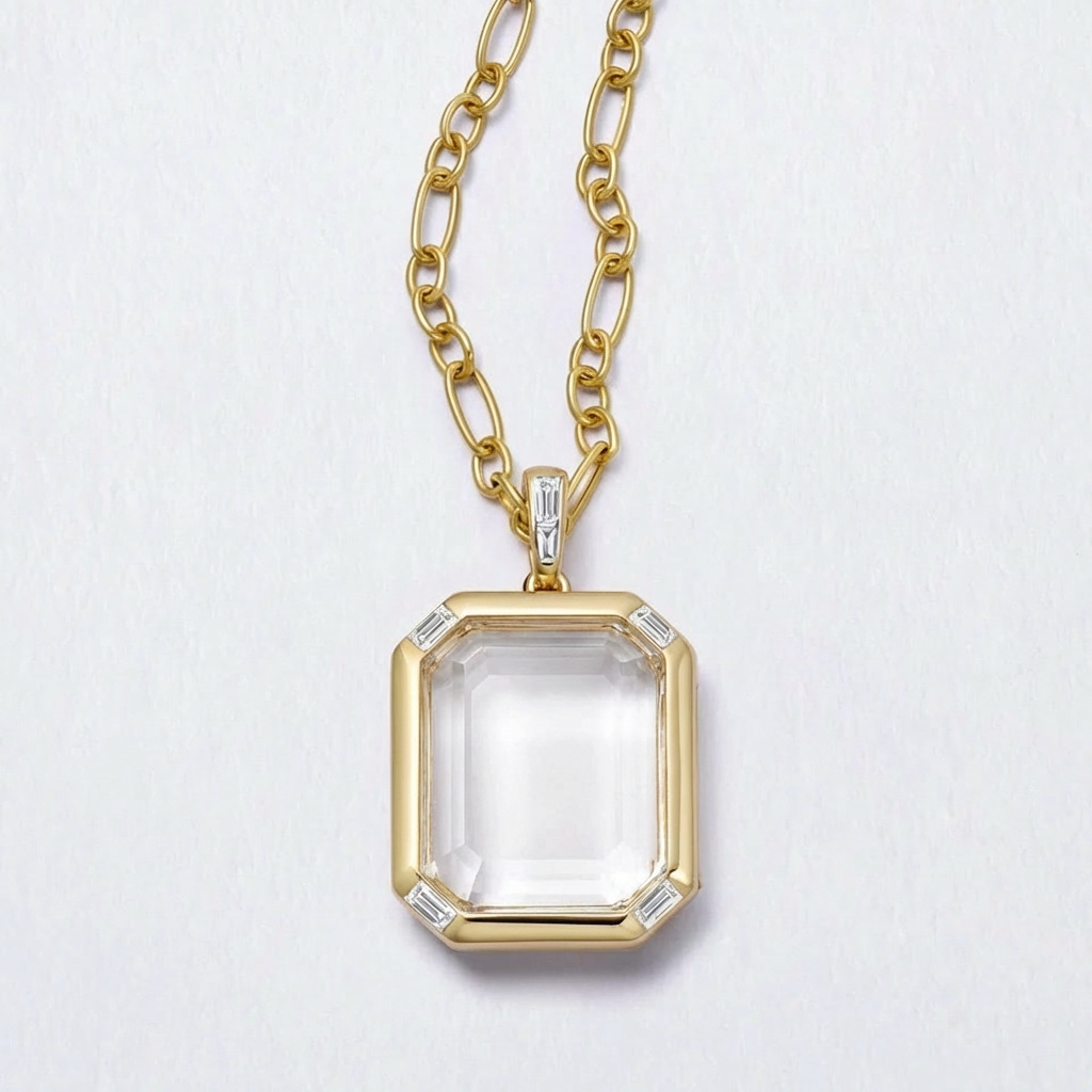 Collier boîte carrée avec boîte vide dorée à quatre coins