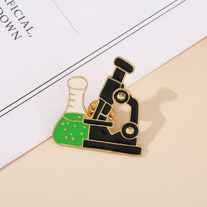 Y Tế Trâm <span class=keywords><strong>S</strong></span>áng Tạo Phim Hoạt Hình Bác <span class=keywords><strong>S</strong></span>ĩ Y Tá Dầu Drop Shipping Khóa Huy Hiệu Đồ Trang <span class=keywords><strong>S</strong></span>ức Dễ Thương Cứng Men Pin Tốt Nghiệp Quà Tặng Cho Sinh Viên - Product Image 4