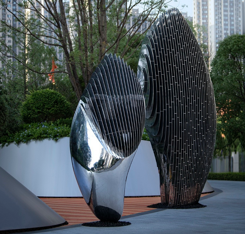 Sculpture en acier inoxydable 6