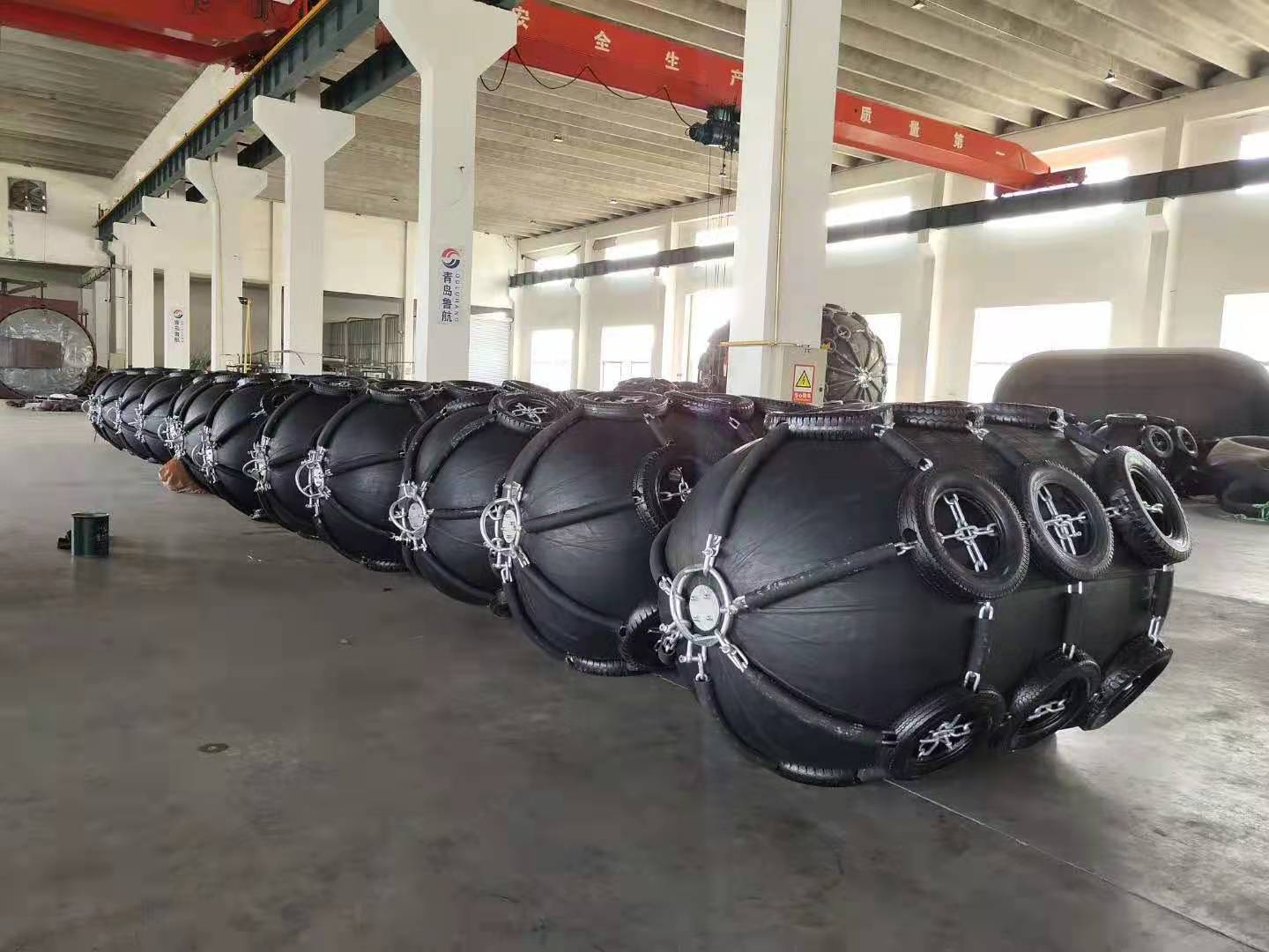 Yokohama Type Pneumatic Rubber Fender ISO17357 Bersertifikat Dengan Rantai 2