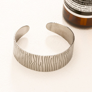 نمط بسيط من الفولاذ المقاوم للصدأ بالكامل ، حقيقي ، للنساء ، قلادة شخصية كوكب هندسي Ins على الإنترنت - Product Image 3