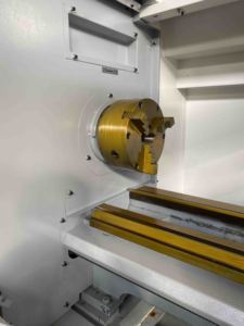 Alta Qualidade Cnc Flat Bed Torno 2 Eixo Controlador Horizontal Turning Metal Cnc Máquina CK6150 Flat Bed Torno CNC