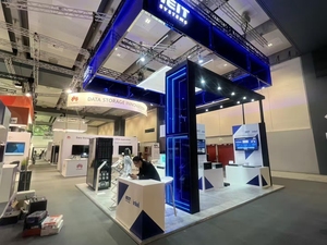 Custom Booth Design Outsourcing Service Servicios de renderizado 3D Estructura de stand construible EXPO FAIR Hotel Show - Product Image 2