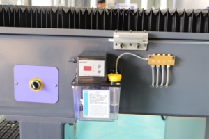 Enrutador CNC ATC con hoja de sierra 1325 para máquina cortadora de MDF para puerta de armario equipada con sistema de Control Syntec - Product Image 5