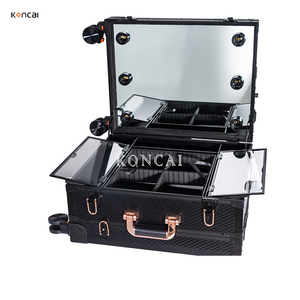 FAMA工厂Koncai最新独特设计的化妆灯箱，带6个支腿的侧立桌滚动拉杆箱 - Product Image 5