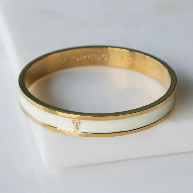 Brazalete de joyería de acero inoxidable para mujer, brazalete con inicial esmaltada, letras chapadas en oro, 316l