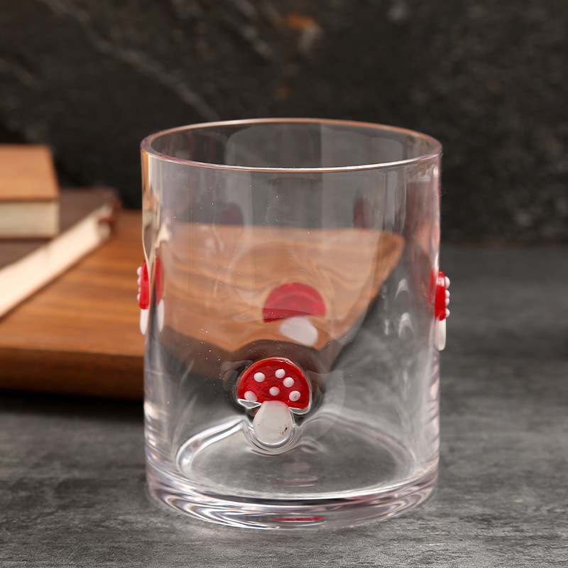 Mushroom sticky mouth cup