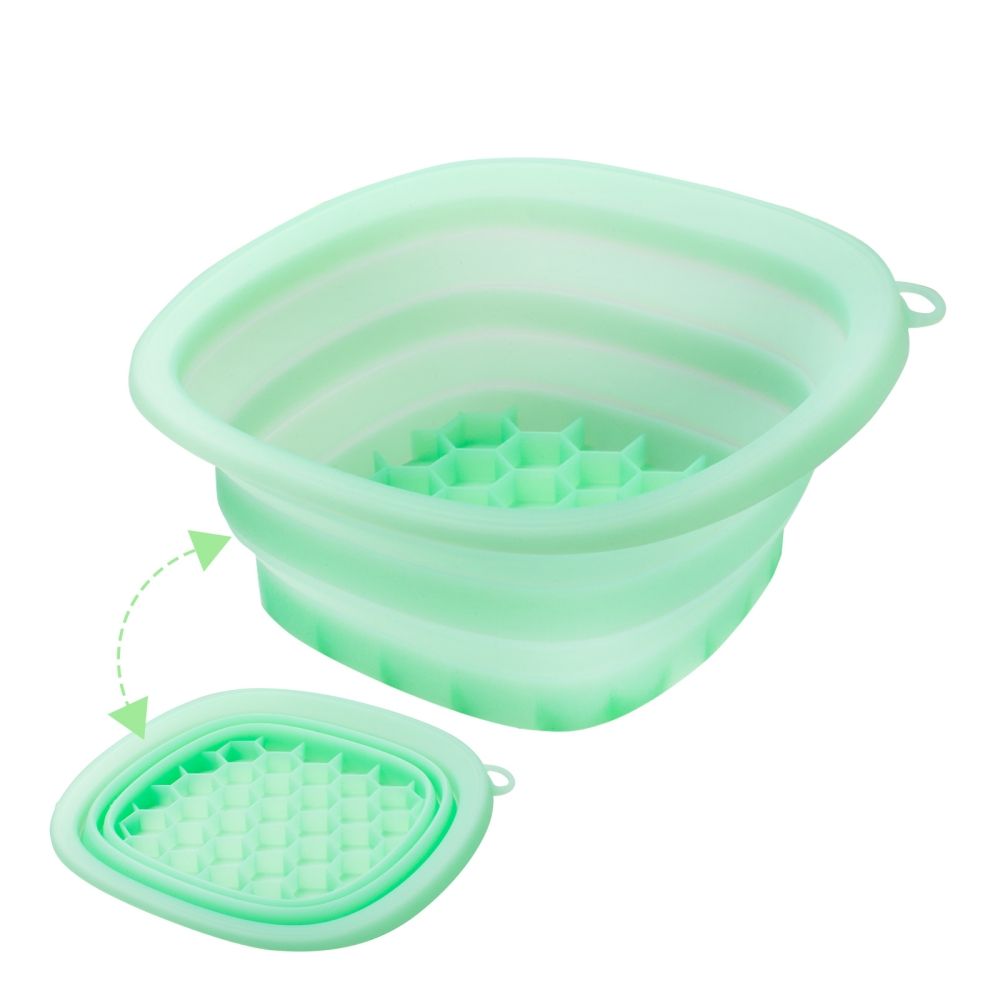 สีเขียวอ่อน