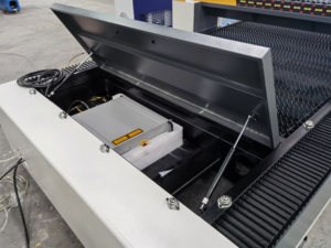 热销激光2kw 3000w 1500 * 3000毫米数控光纤激光机钢铝钣金出厂价格
