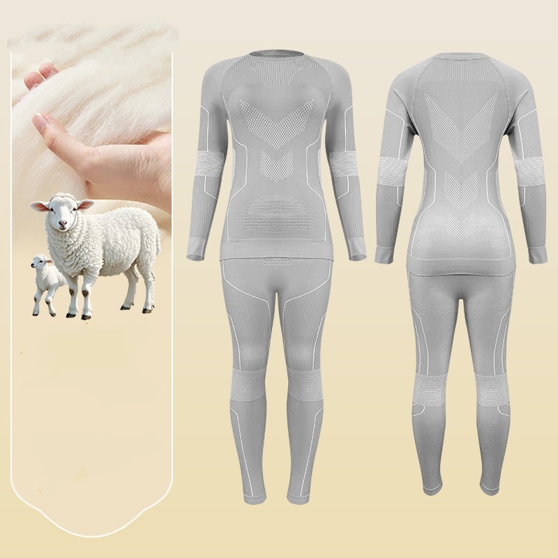 Costume gris blanc clair