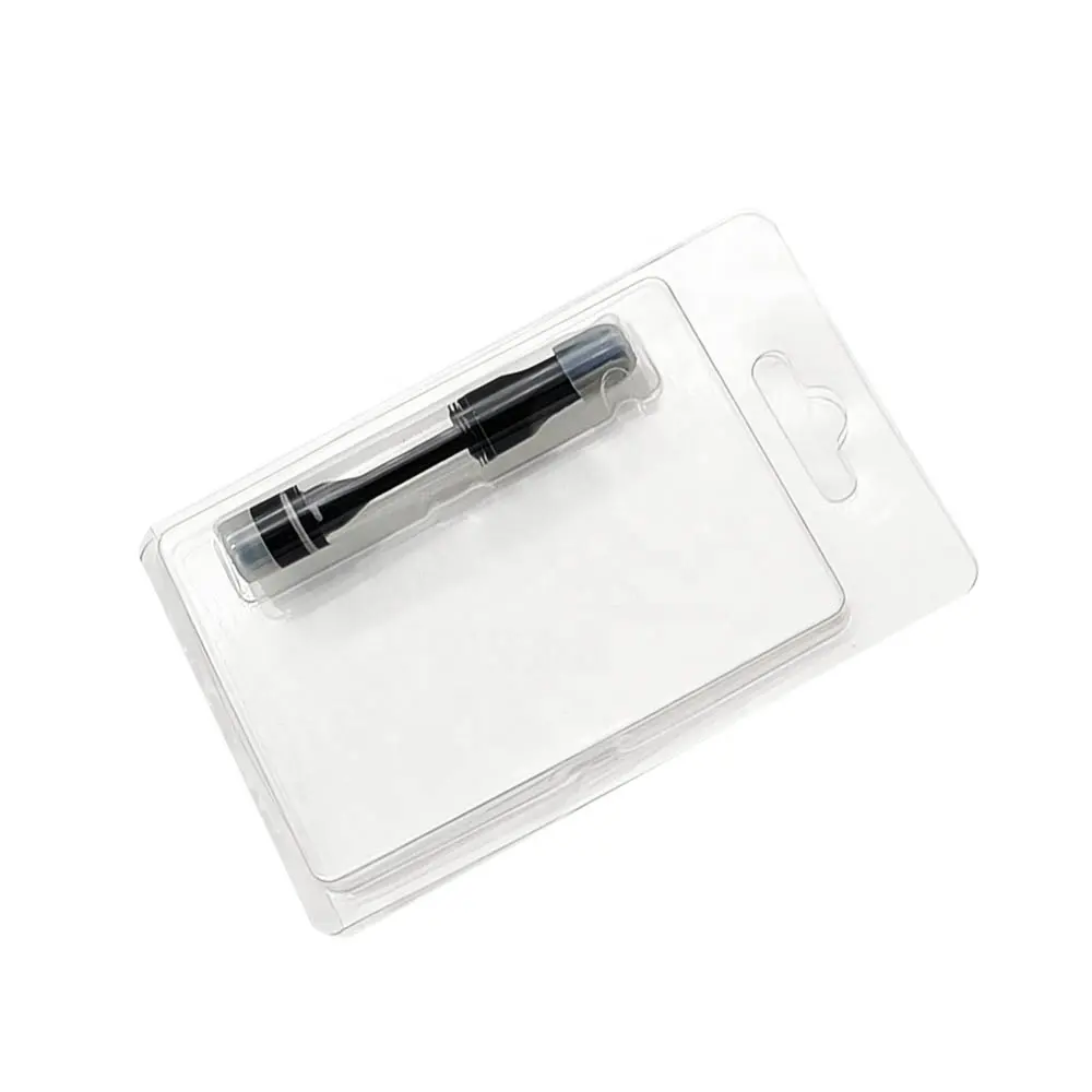 Пустые пластиковые картриджи для электронных сигарет в блистерной упаковке