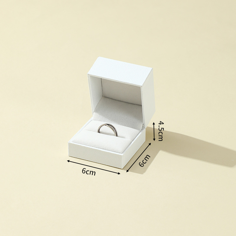 White inner-white ring box-pandora pattern