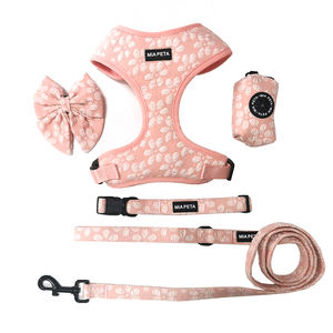 GPSトラックバッグセット付きペットハーネスの犬用アクセサリーLuxePINKフラワーアジャスタブルペットネックハーネス、リード & カラーバンドル - Product Image 1