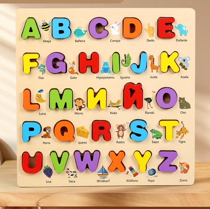 Tablero de rompecabezas del alfabeto español