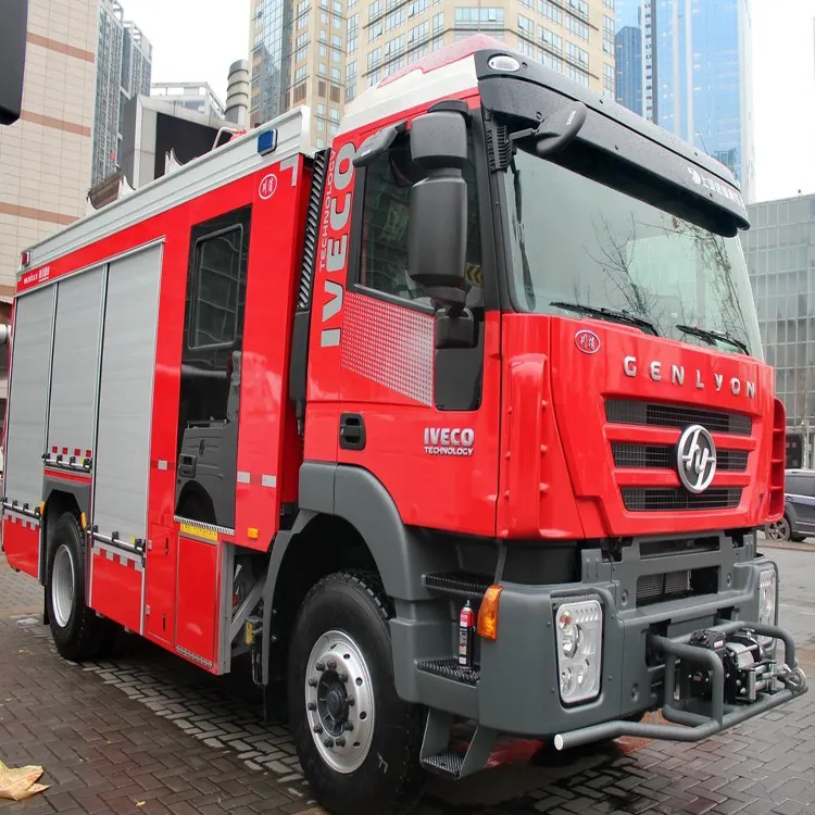 2024 SAIC Hongyan camión de bomberos 4x2 3000 5000 litros espuma de agua camión de lucha contra incendios pequeño coche de rescate de emergencia