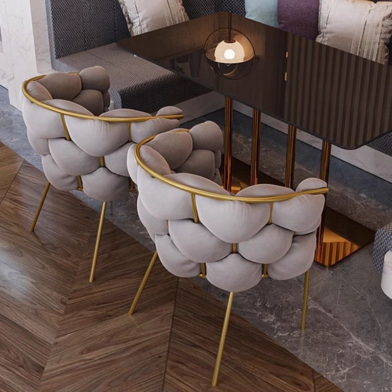 สีเทาเข้ม