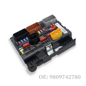 กล่องฟิวส์ R19 R02สำหรับ Citroen C6 C4 Piccaso Peugeot 407 5008 RCZ 9807028580 9809742780 - Product Image 6