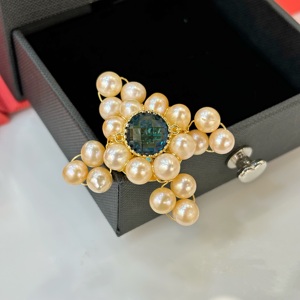 <strong>Cusumization</strong> Wholesale Designer Brooches and Pins Pins Star Geometric Crytal Pearl Brooch Pin Clothes Accessories for Kids Girls