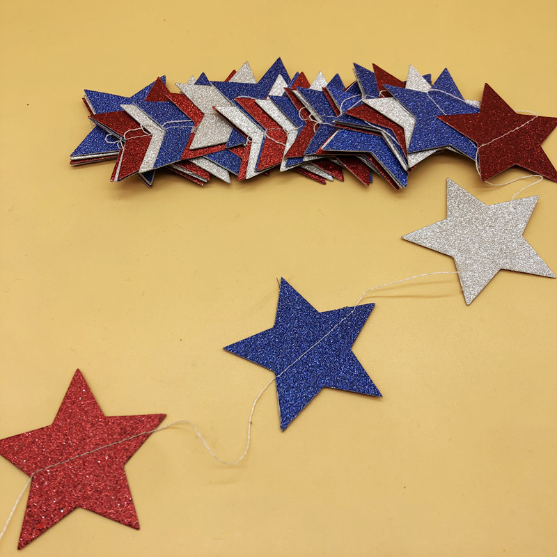 Paillettes colorées rouges, bleues et argentées