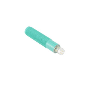 Sensor de distancia ultrasónico de alta precisión, distancia de detección de 500mm, detección de líquido sólido 24VDC Salida de interruptor NPN/PNP