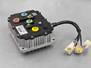 Controlador de Motor de CC sin escobillas de triciclo eléctrico de alto par 5kw 48V-72v Controladores de Motor de vehículo eléctrico - Product Image 2
