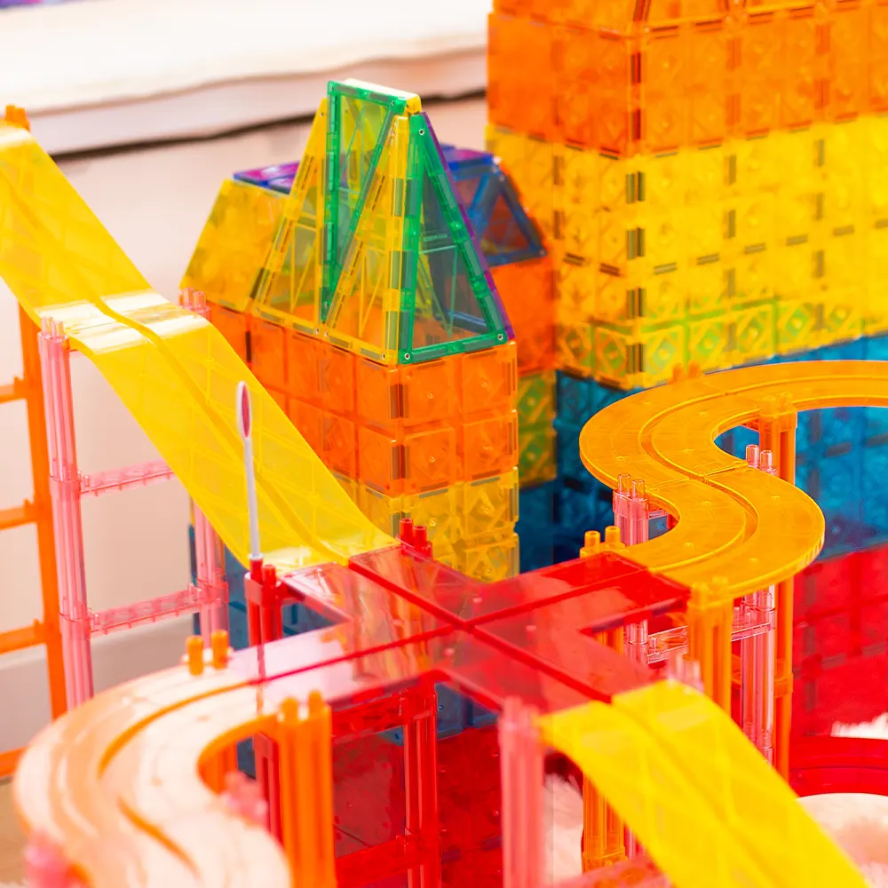 Großhandel Kaufen Sie 100 Stück Car Racing Track Magnet blöcke Einfache 3D-Bausteine Spiele für Jungen und Mädchen Schönes DIY-Geschenk