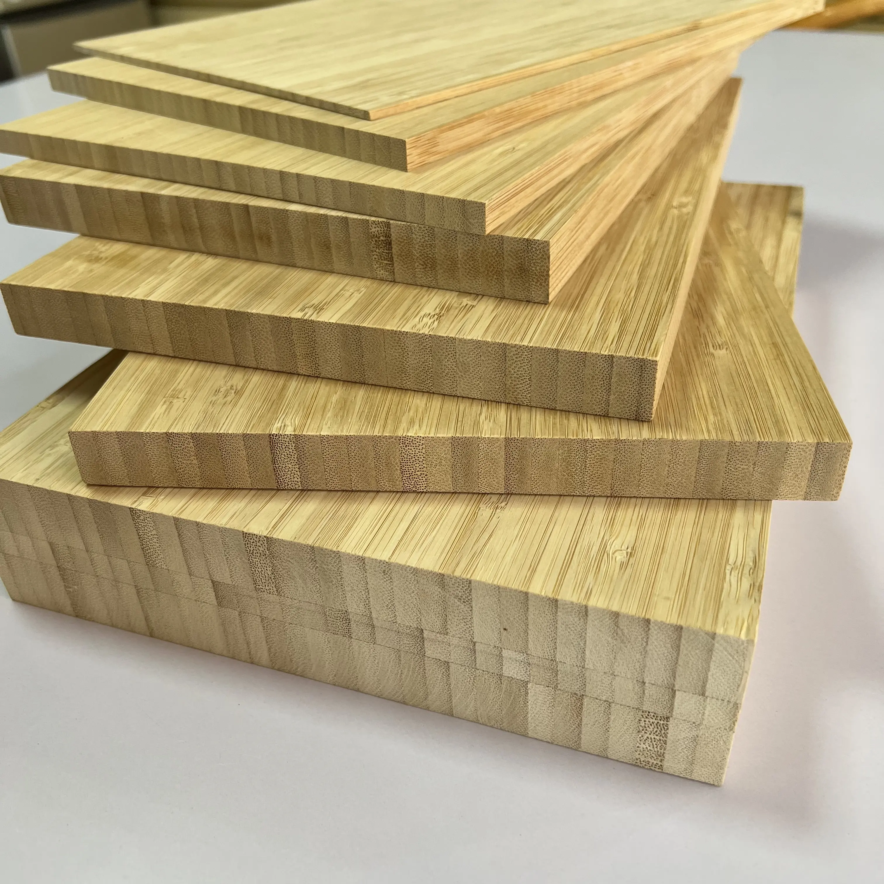 Paneles de tableros de bambú FSC personalizados de fábrica, materias primas naturales, madera contrachapada de bambú, panel de pared de bambú para muebles