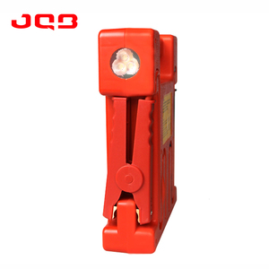 12V 24V portatile auto salto di avviamento a corrente continua di uscita torcia a LED professionale per auto e camion multi funzione portatile power bank - Product Image 6