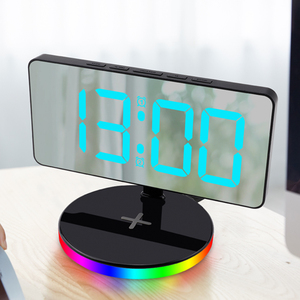 Relógio de Mesa Digital RGB com Carregamento Rápido USB C Iluminação LED Sem Fio Alarme Eletrônico Wake-up Snooze Espelho para Carregamento Noturno