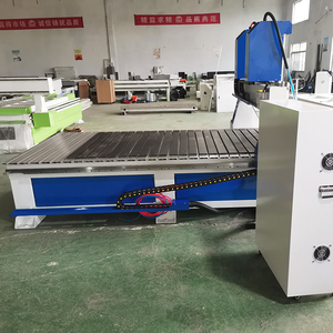 Mesa de carga y descarga automática de alta velocidad YD 1325 Atc Cnc Router Máquina de carpintería de corte de talla de madera