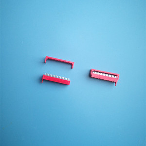リボンフラットケーブル用のイヤーコンタクトで偏光された赤1.27mm TycoIDCソケット