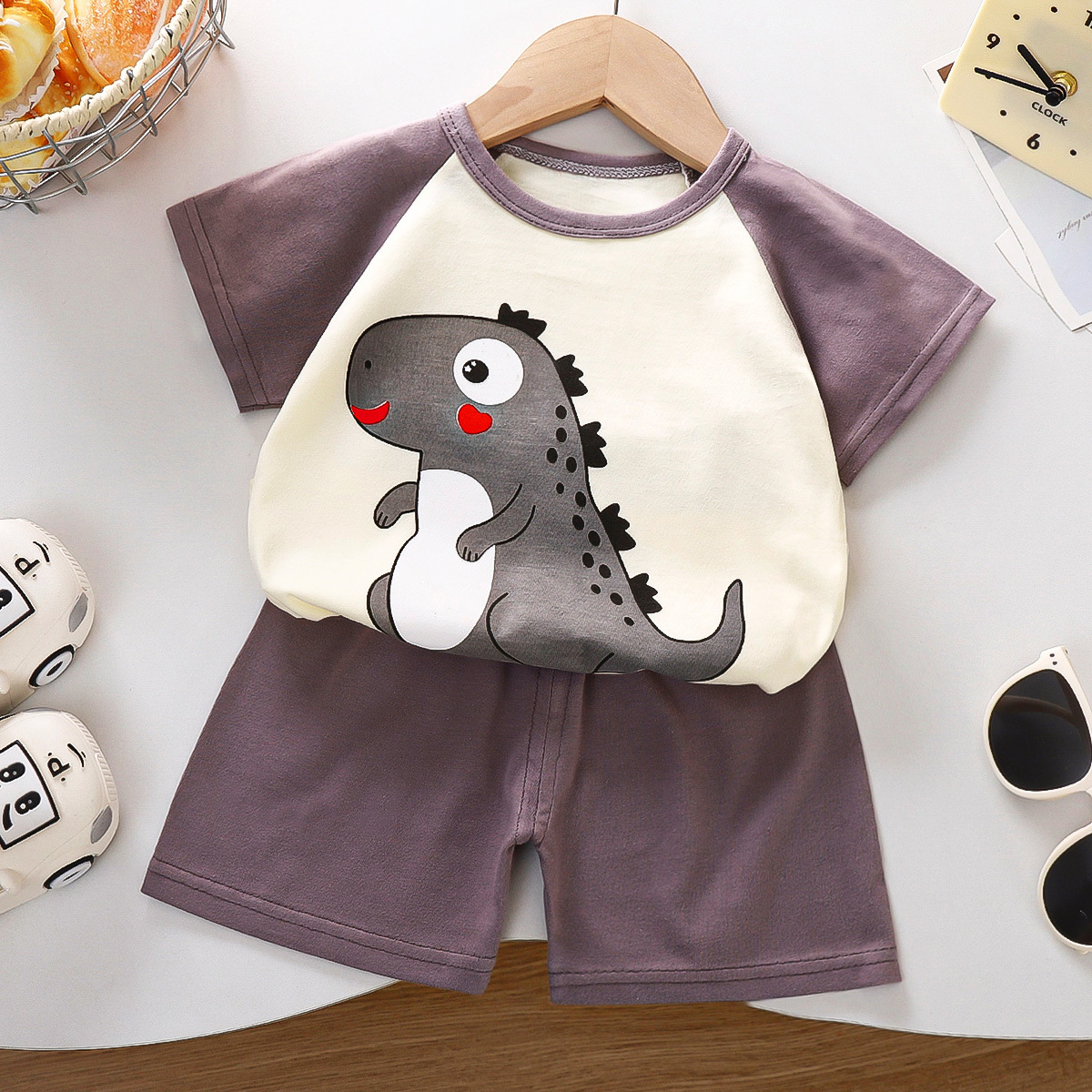 Costume à manches courtes dinosaure gris Z-01