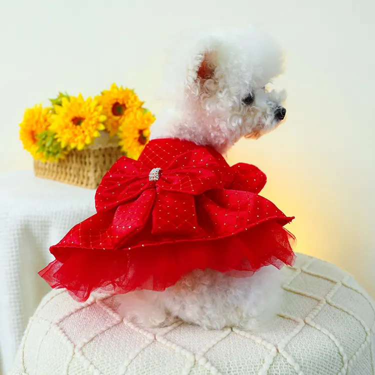 Nuevos vestidos de primavera y verano para mascotas mangas voladoras princesa falda de gasa lujo completo patrón de estrellas perro gato vestido de novia