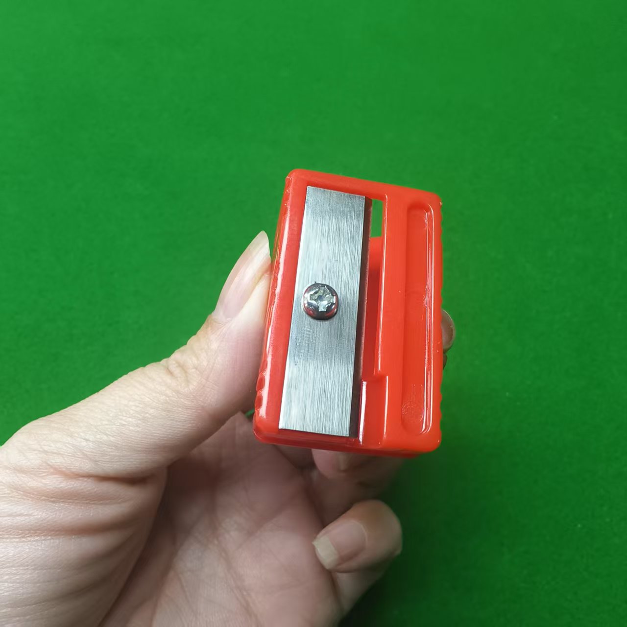 Taille-crayon billard