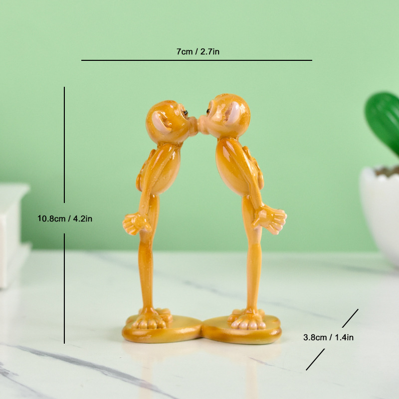 Couple kiss monkey