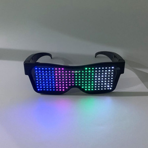 Hochwertige coole magische LED-Brille mit wiederauf ladbarem USB, gesteuert von APP programmier bare DIY-Bildlauf nachricht