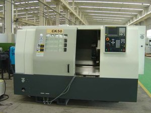 Torno de moagem slanting <span class=keywords><strong>cnc</strong></span> ck40, torno <span class=keywords><strong>cnc</strong></span> com gsk, sistema siemens fmanuel c