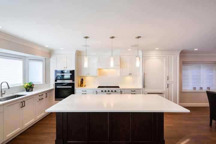Kabinet dapur pintu Panel pengocok kayu putih mewah kabinet kustom mendukung kustomisasi seluruh rumah