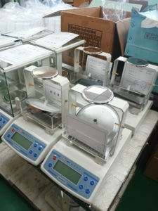 热卖自动分析天平密度天平称重秤黄金试验机带打印机单块 - Product Image 5